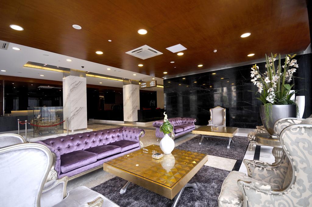 Kingtown Hotel Hongmei Shanghai Esterno foto