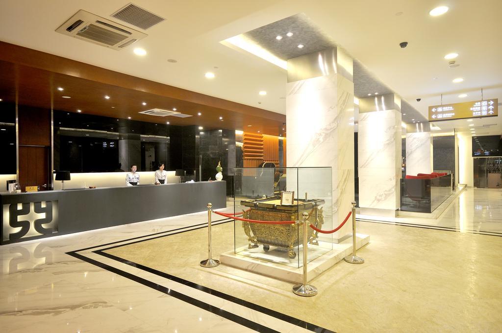 Kingtown Hotel Hongmei Shanghai Esterno foto